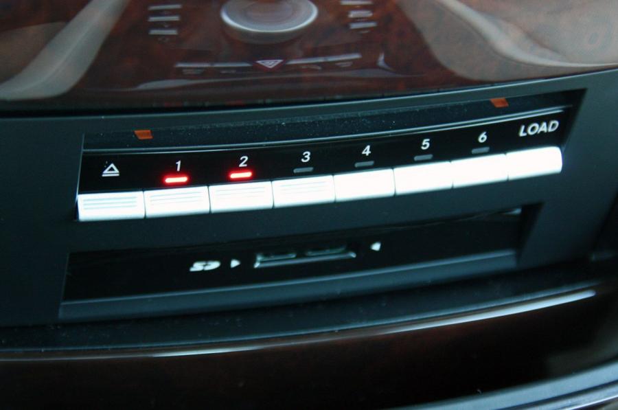  Mercedes-Benz CL550 4Matic 2011 года  (фото 12 из 40)